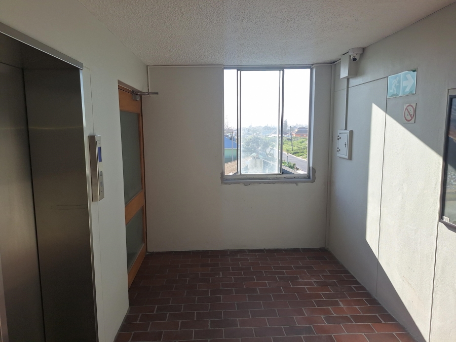 To Let 2 Bedroom Property for Rent in Muizenberg Western Cape